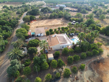 3 bed Algarve farmhouse with pool, build...