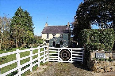 5 Bed detached coastal property with 5.8...