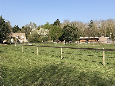 Three bedroom house with stables and gra...