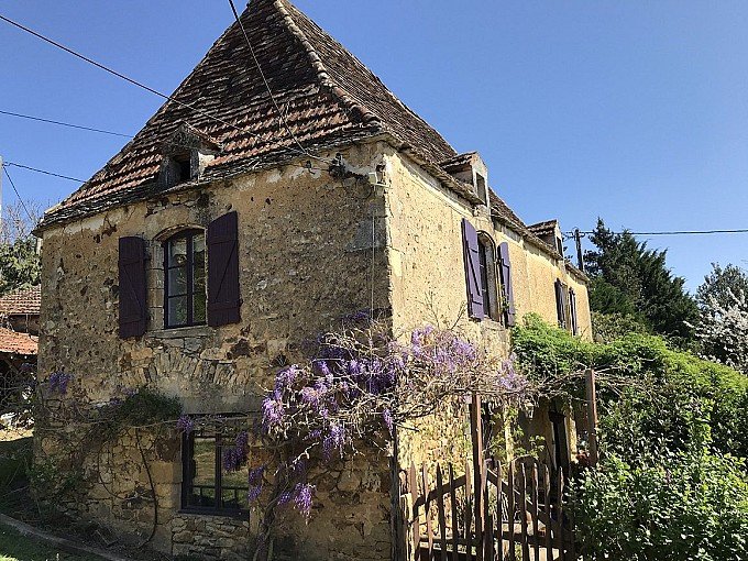 A beautiful 18th century farmhouse for sale near Sarlat